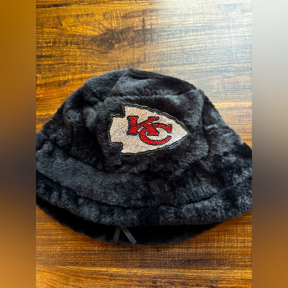 Kansas City Chiefs Fuzzy Hucket Hat w/ Removable Ear Flaps
